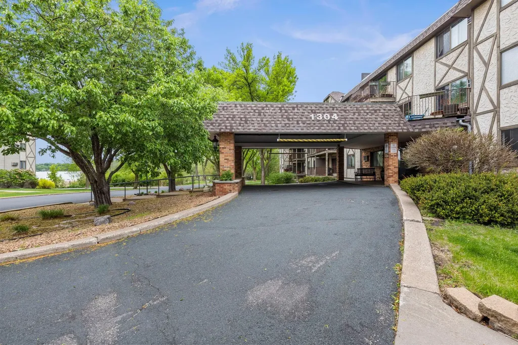 1304 W Medicine Lake Drive Plymouth MN 55441