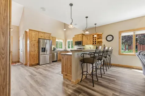 33176 170th Lane Isle MN 56342