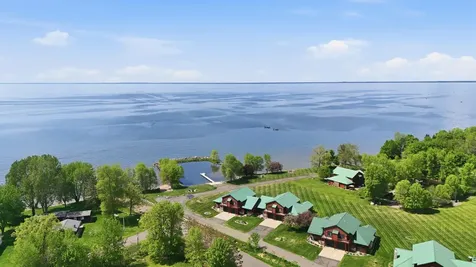 33176 170th Lane Isle MN 56342