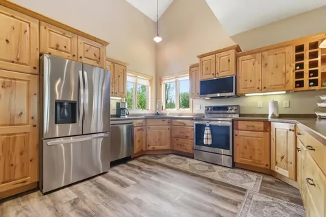 33176 170th Lane Isle MN 56342