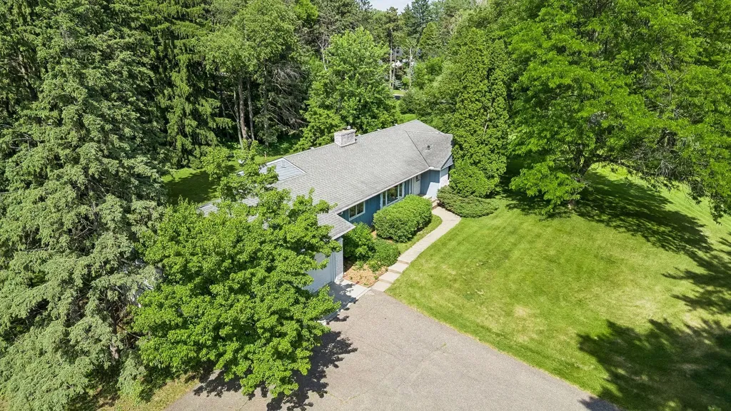 205 Oakview Road West Saint Paul MN 55118