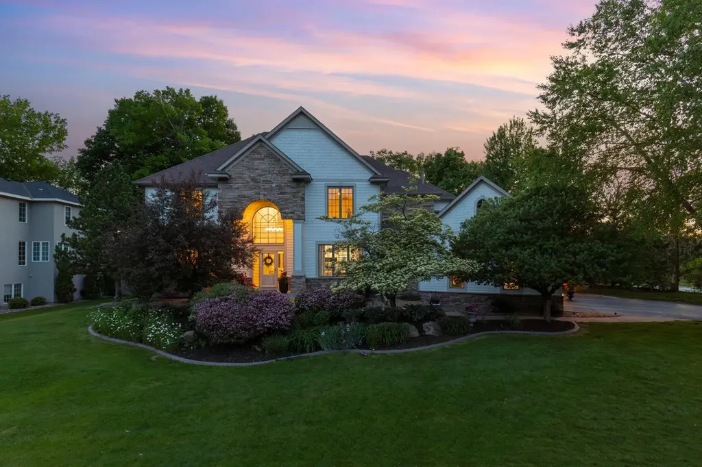 8562 French Curve Eden Prairie MN 55347