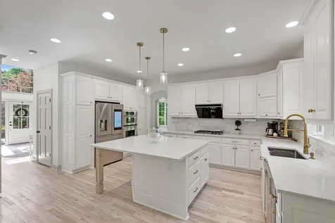 8562 French Curve Eden Prairie MN 55347