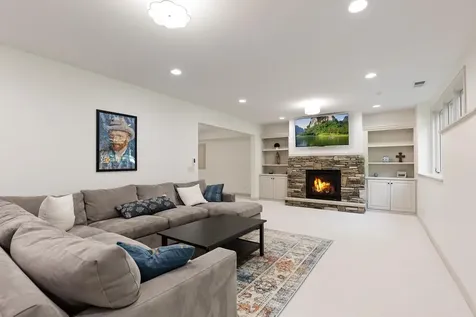 8562 French Curve Eden Prairie MN 55347