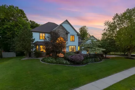 8562 French Curve Eden Prairie MN 55347