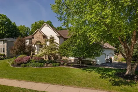 8562 French Curve Eden Prairie MN 55347
