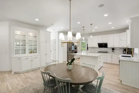 8562 French Curve Eden Prairie MN 55347