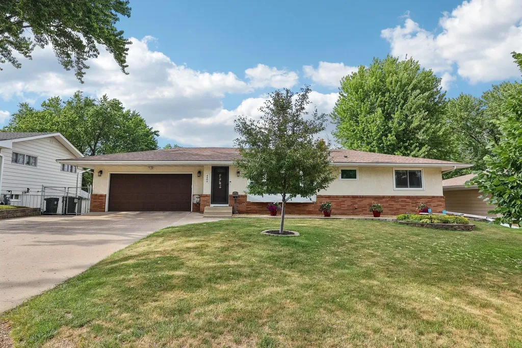 3403 71st Street E Inver Grove Heights MN 55076