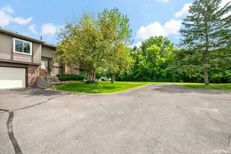 2890 Castleford Court Woodbury MN 55125