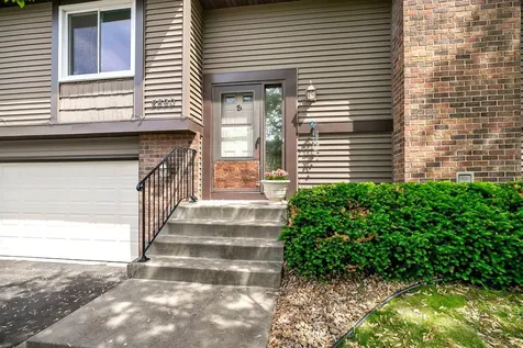 2890 Castleford Court Woodbury MN 55125