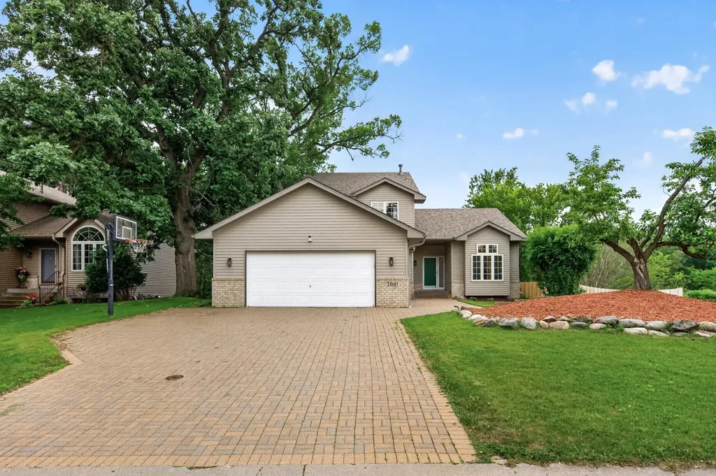 7001 46th Street N Oakdale MN 55128
