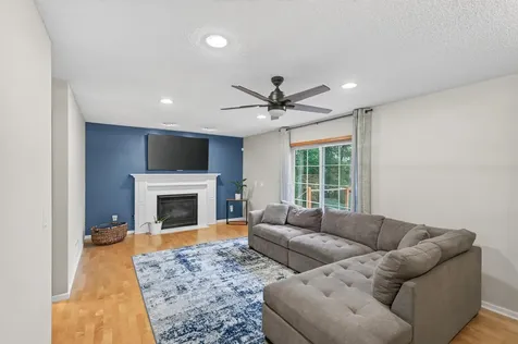 7001 46th Street N Oakdale MN 55128