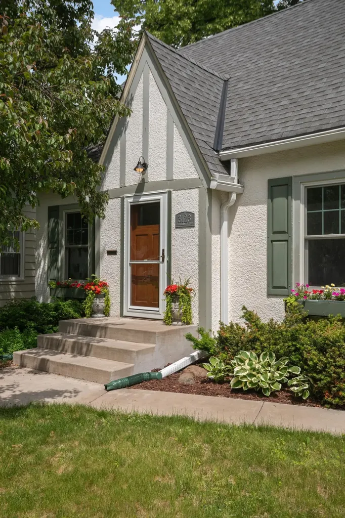3123 Cleveland Street NE Minneapolis MN 55418