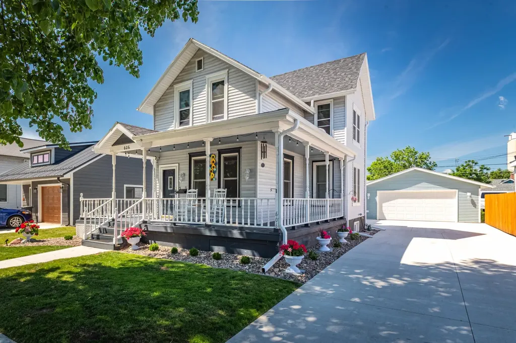 606 W 5th Street Winona MN 55987