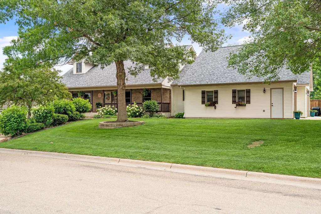 1845 Paulis Drive Faribault MN 55021