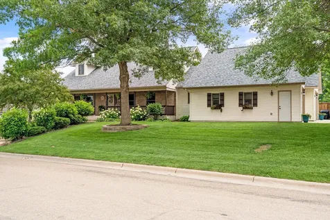 1845 Paulis Drive Faribault MN 55021