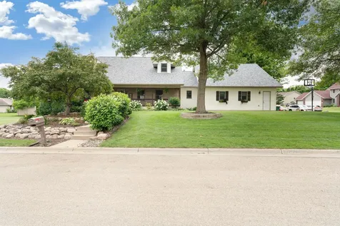 1845 Paulis Drive Faribault MN 55021