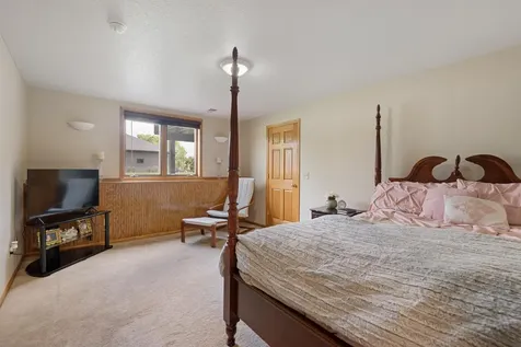 1845 Paulis Drive Faribault MN 55021