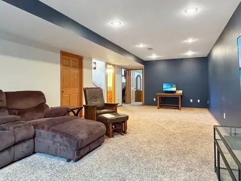 2001 Eastbay Avenue Balaton MN 56115