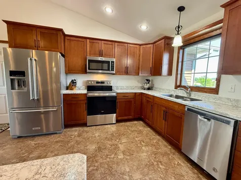 1798 Tiger Ridge Drive Albert Lea MN 56007