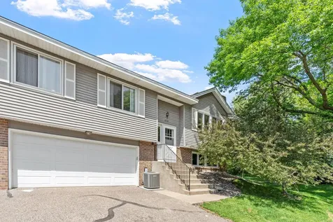 828 Sherwood Road Shoreview MN 55126