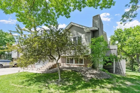 828 Sherwood Road Shoreview MN 55126