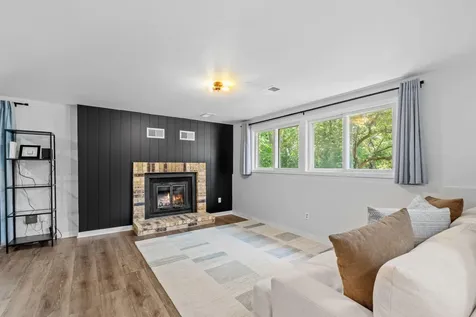 828 Sherwood Road Shoreview MN 55126