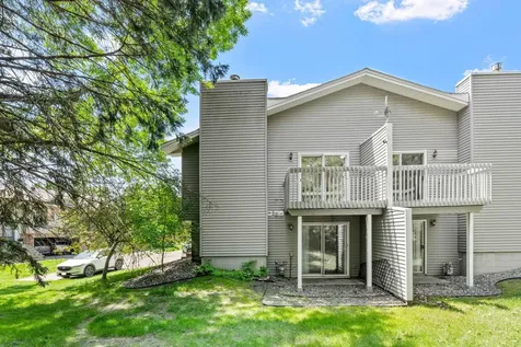 828 Sherwood Road Shoreview MN 55126