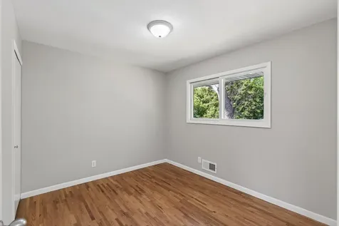 3211 Indiana Avenue N Robbinsdale MN 55422