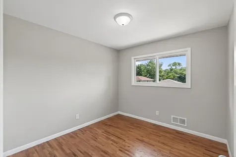 3211 Indiana Avenue N Robbinsdale MN 55422