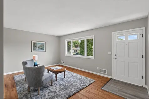 3211 Indiana Avenue N Robbinsdale MN 55422