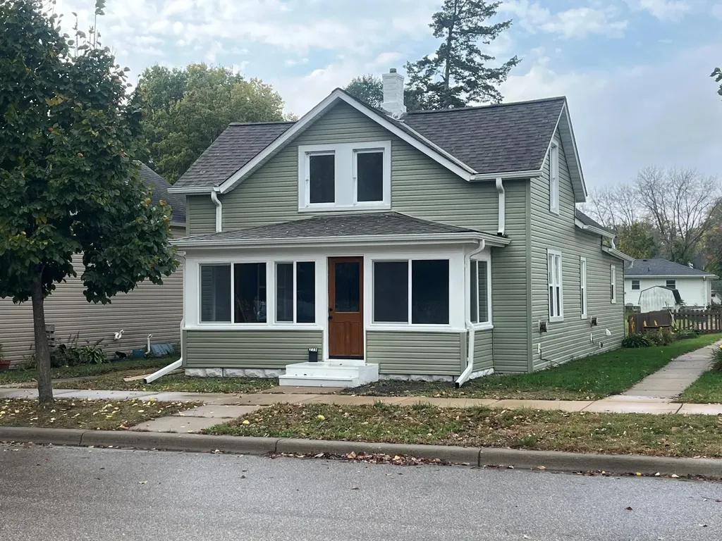 215 N Maple Street Chaska MN 55318