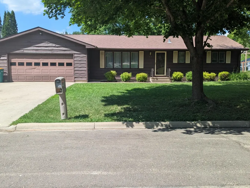 1005 Skylark Lane Albert Lea MN 56007