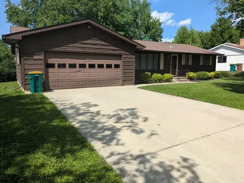 1005 Skylark Lane Albert Lea MN 56007