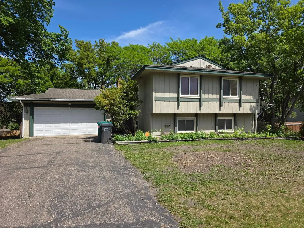 13213 E Manor Boulevard Burnsville MN 55337