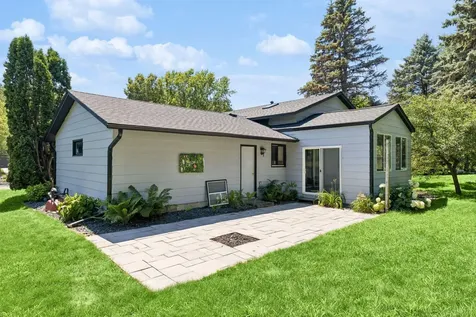 1077 Churchill Circle Shoreview MN 55126