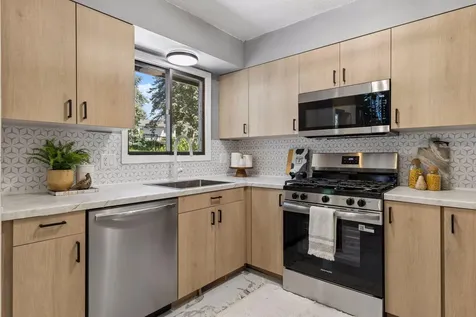 1077 Churchill Circle Shoreview MN 55126