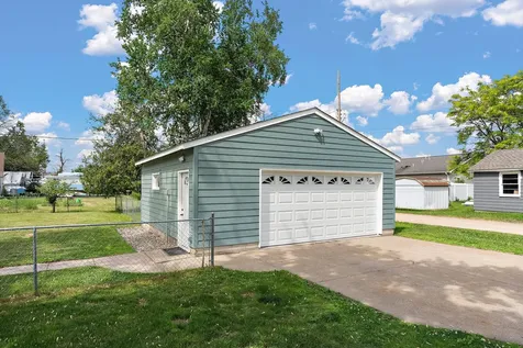 387 2nd Street S Bayport MN 55003