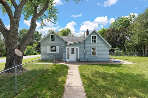 387 2nd Street S Bayport MN 55003