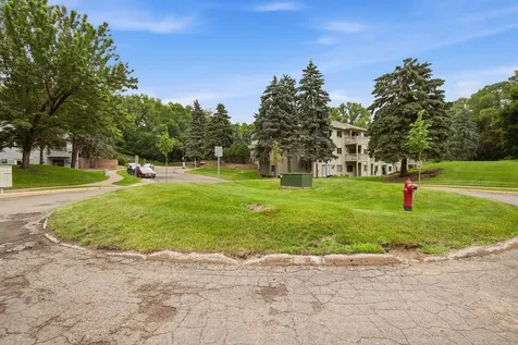 1580 Wheelock Lane Saint Paul MN 55117