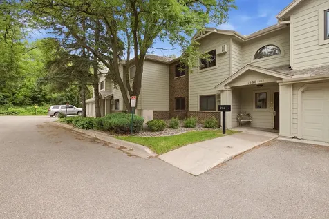 1580 Wheelock Lane Saint Paul MN 55117