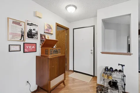 1580 Wheelock Lane Saint Paul MN 55117