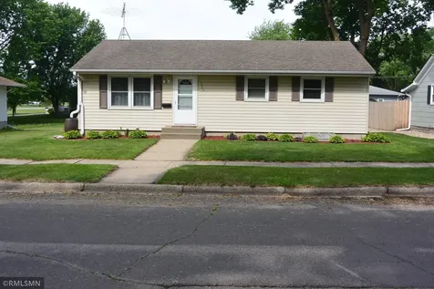 1323 Armstrong Avenue N Glencoe MN 55336