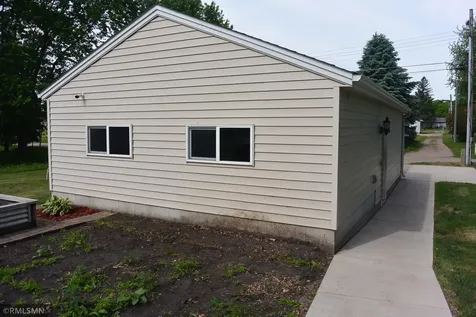 1323 Armstrong Avenue N Glencoe MN 55336