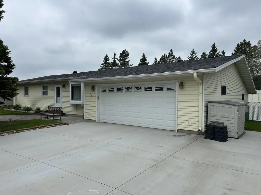 108 Lind Boulevard Harwood ND 58042
