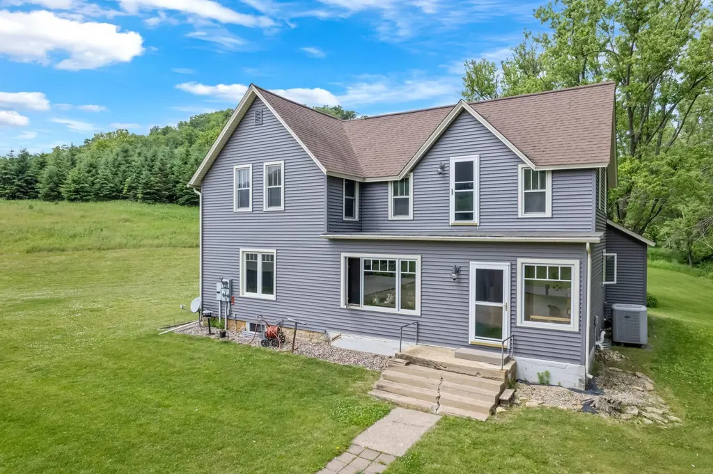 S1689 County Road Xx Alma WI 54610