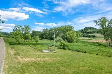 S1689 County Road Xx Alma WI 54610