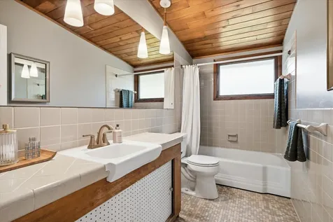 8015 Wynnwood Road Golden Valley MN 55427
