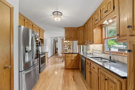15700 5th Avenue N Plymouth MN 55447