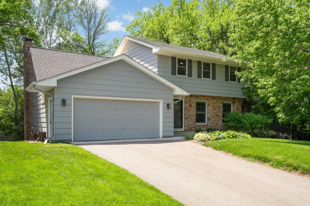 5337 Whiting Avenue Edina MN 55439